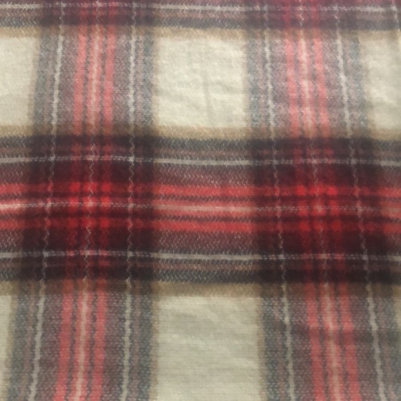 Vero Moda Plaid Fringed Scarf EUC - Picture 4 of 5